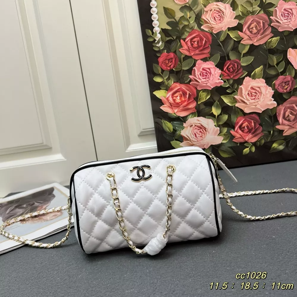 Durable 2120 Chanel AAA Quality Messenger Bags For Women