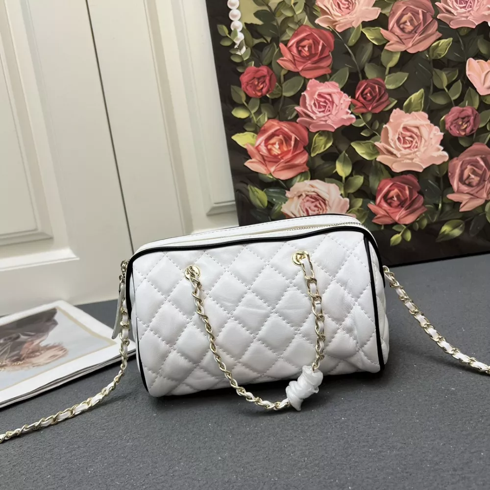 Durable 2120 Chanel AAA Quality Messenger Bags For Women