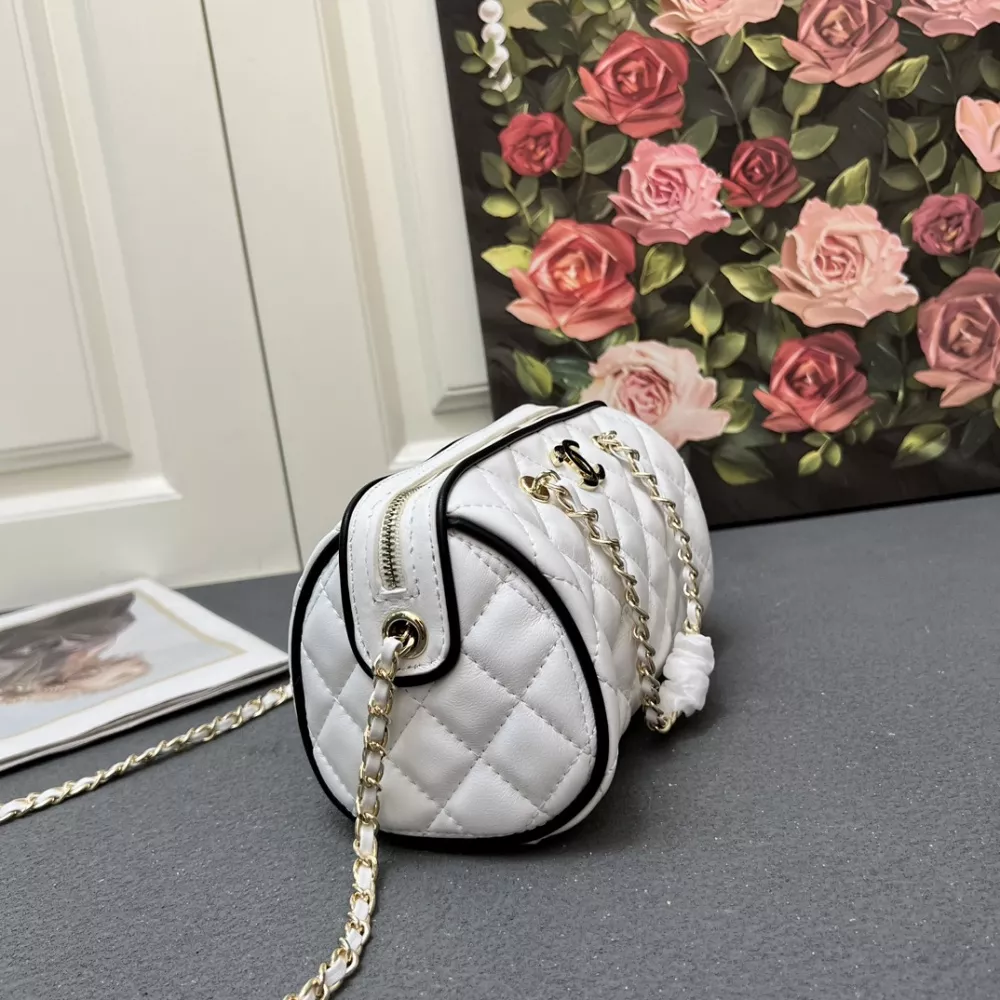 Durable 2120 Chanel AAA Quality Messenger Bags For Women