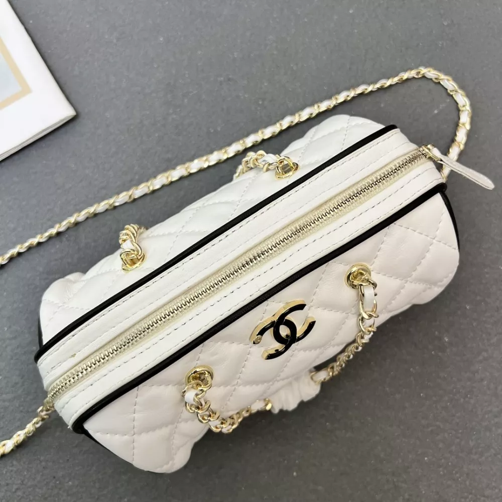 Durable 2120 Chanel AAA Quality Messenger Bags For Women