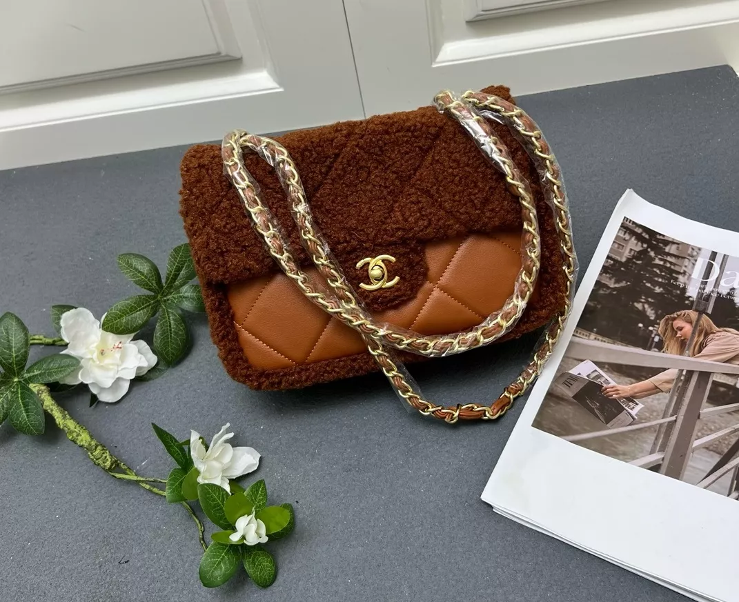 Durable 2122 Chanel AAA Quality Shoulder Bags For Women