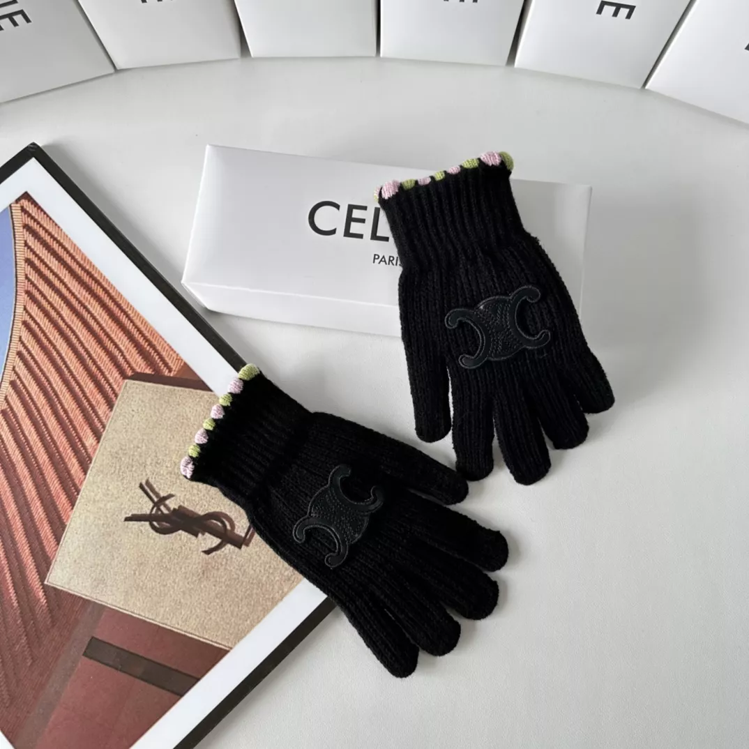 Durable 2413 Celine Gloves
