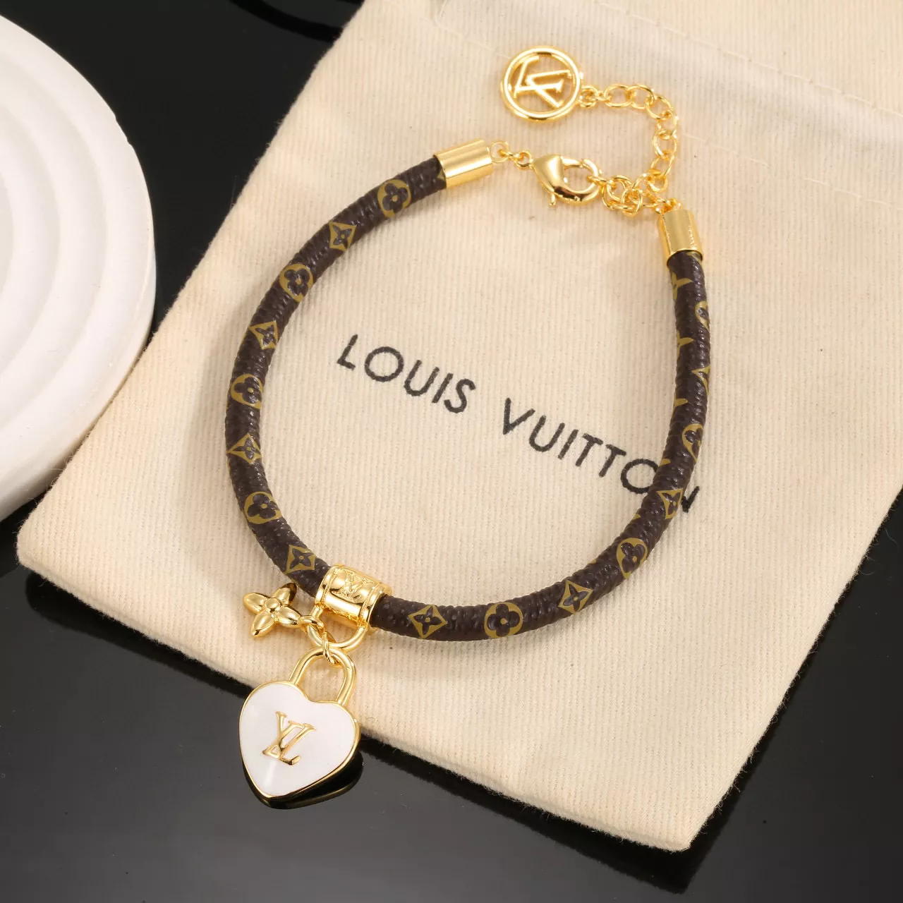 Durable 2451 Louis Vuitton LV Bracelets