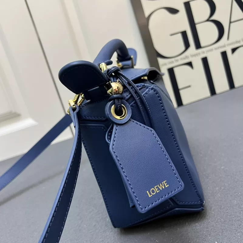 Durable 2465 LOEWE AAA Quality Messenger Bags For Women