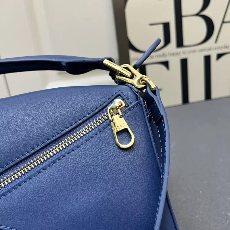 Durable 2465 LOEWE AAA Quality Messenger Bags For Women