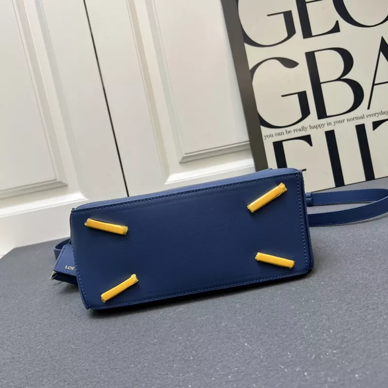 Durable 2465 LOEWE AAA Quality Messenger Bags For Women