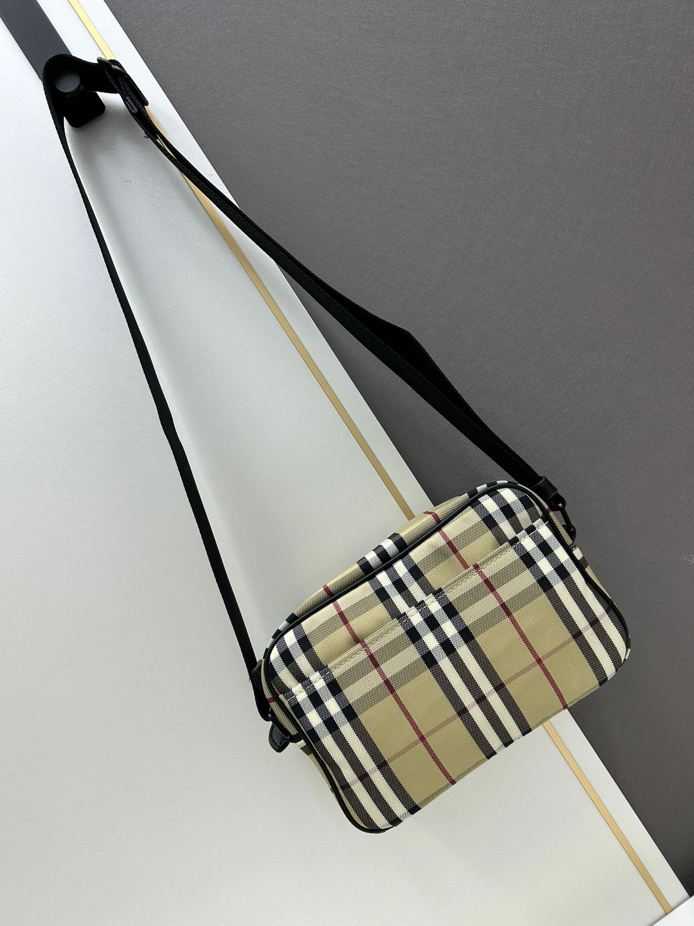 Durable 2488 Burberry AAA Quality Messenger Bags For Unisex