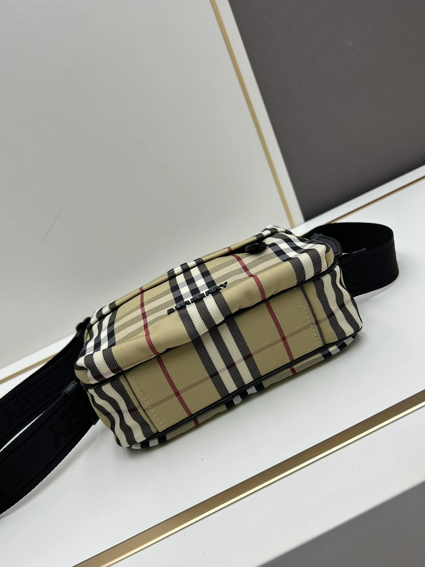 Durable 2488 Burberry AAA Quality Messenger Bags For Unisex