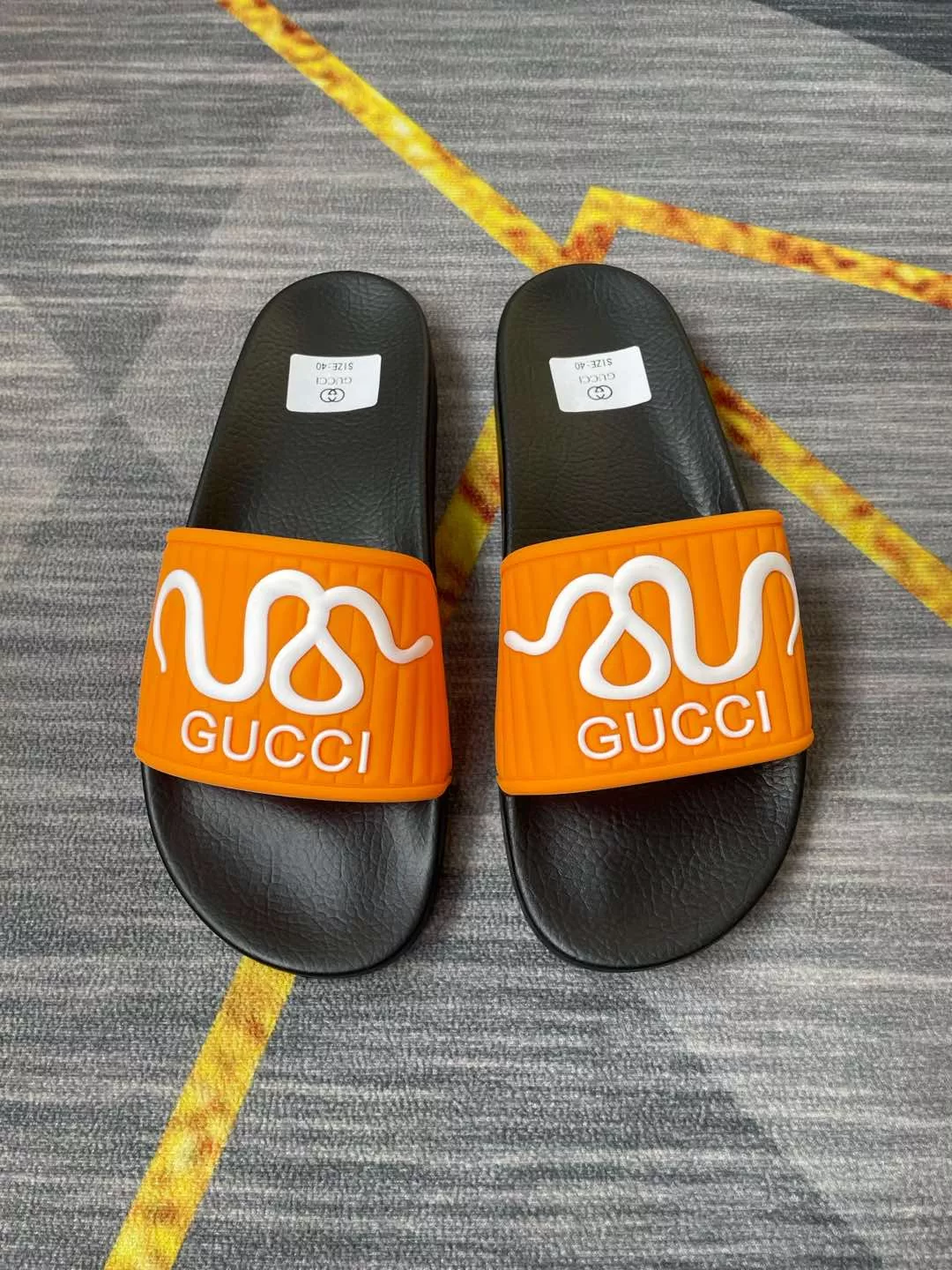 Durable 2524 Gucci Slippers For Men