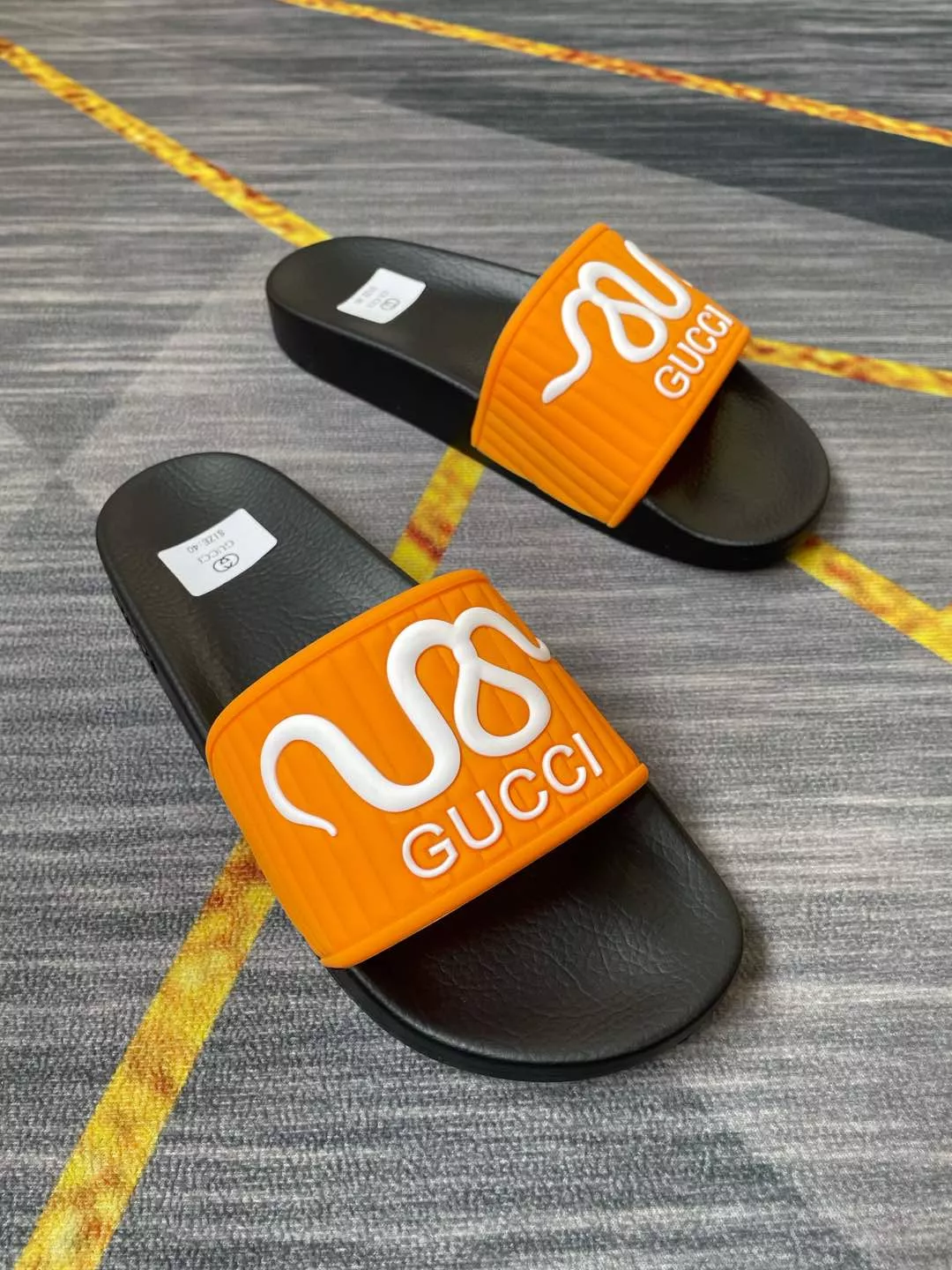 Durable 2524 Gucci Slippers For Men