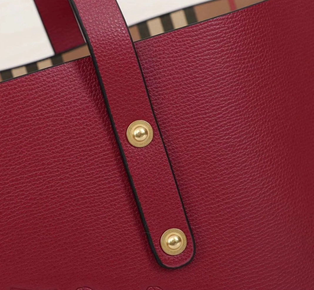 Durable 2527 Burberry AAA Handbags For Women