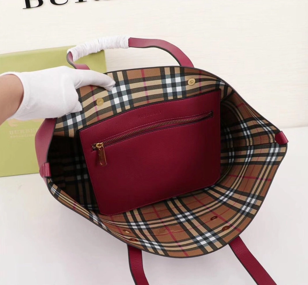 Durable 2527 Burberry AAA Handbags For Women