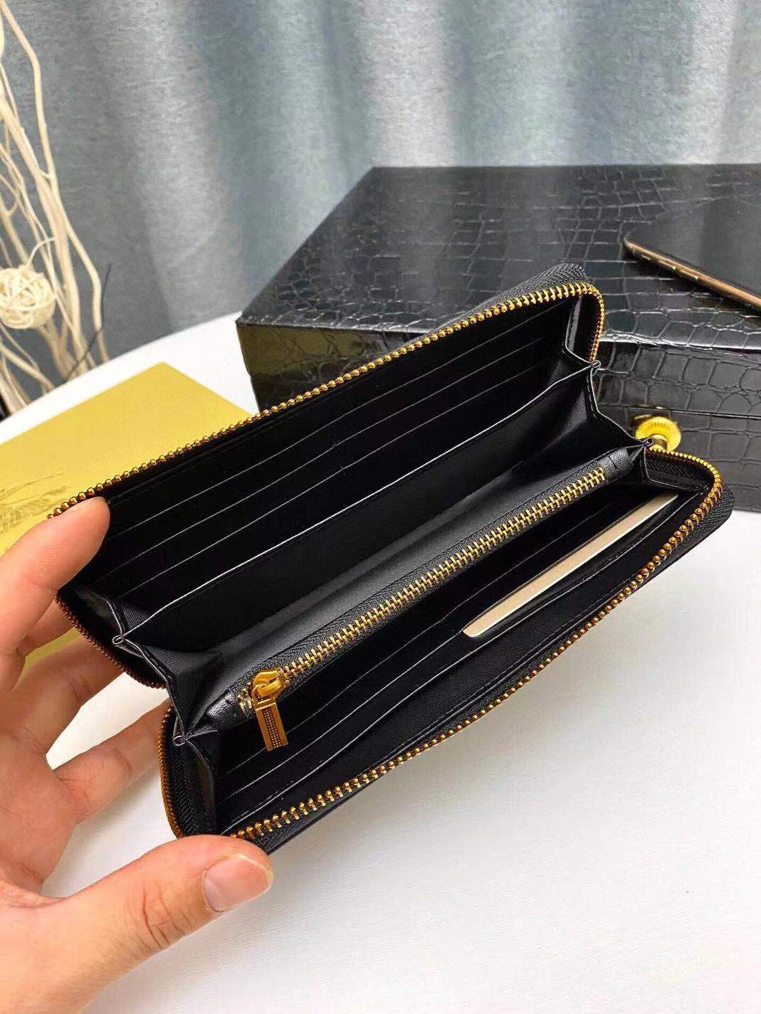 Durable 2566 Burberry AAA Man Wallets