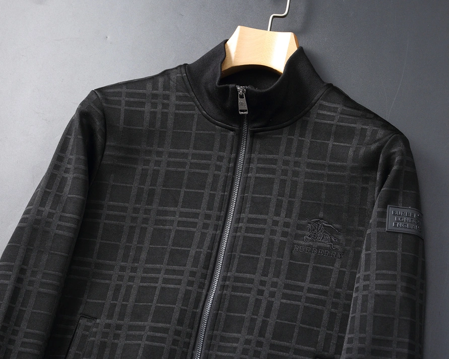 Durable 2607 Burberry Tracksuits Long Sleeved For Men
