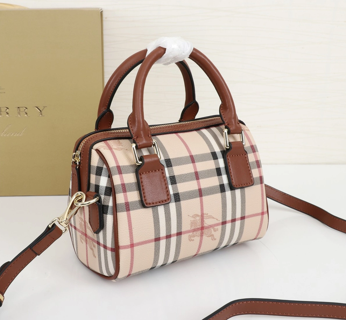 Durable 2665 Burberry AAA Quality Handbags For Women