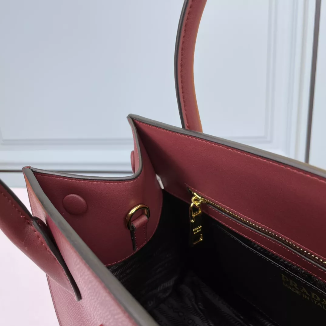 Durable 2699 Prada AAA Quality Handbags For Women