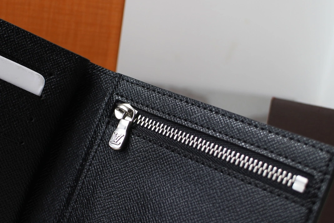 Durable 2717 Louis Vuitton AAA Man Wallets