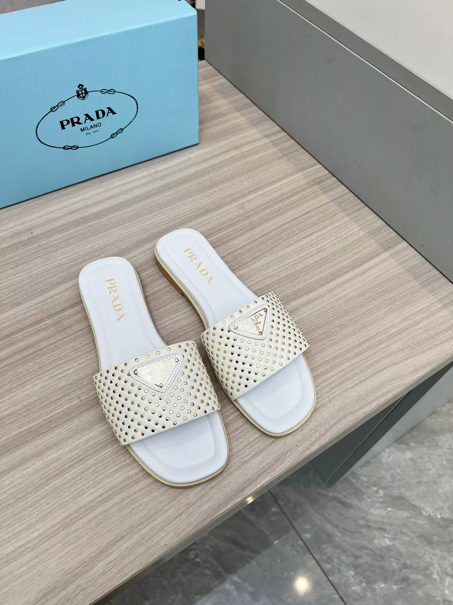 Durable 2823 Prada Slippers For Women