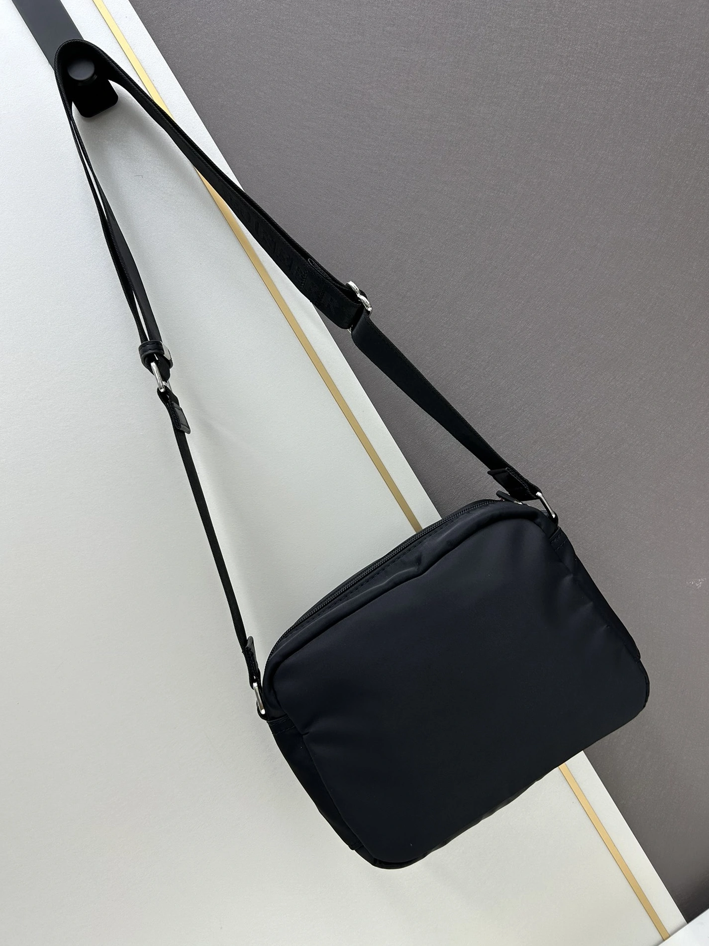 Durable 2969 Burberry AAA Quality Messenger Bags For Unisex