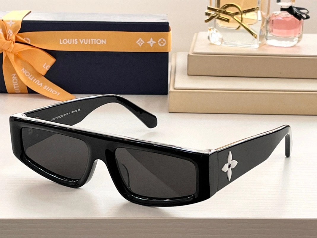 Durable 3017 Louis Vuitton AAA Quality Sunglasses