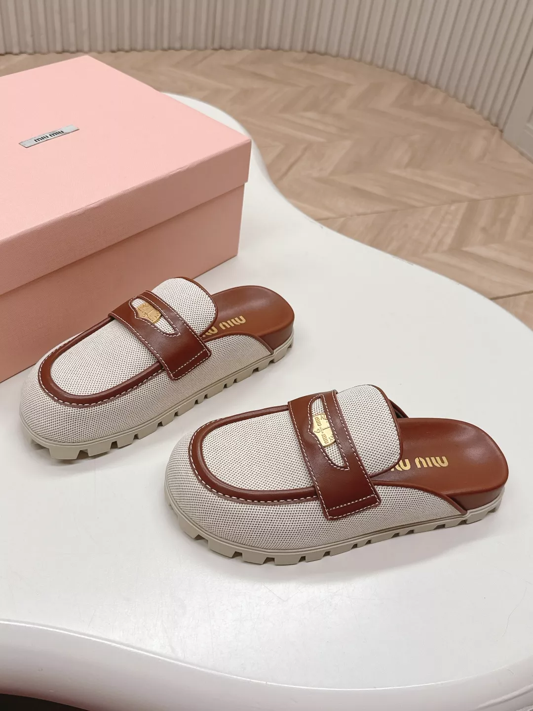 Durable 3021 MIU MIU Slippers For Women