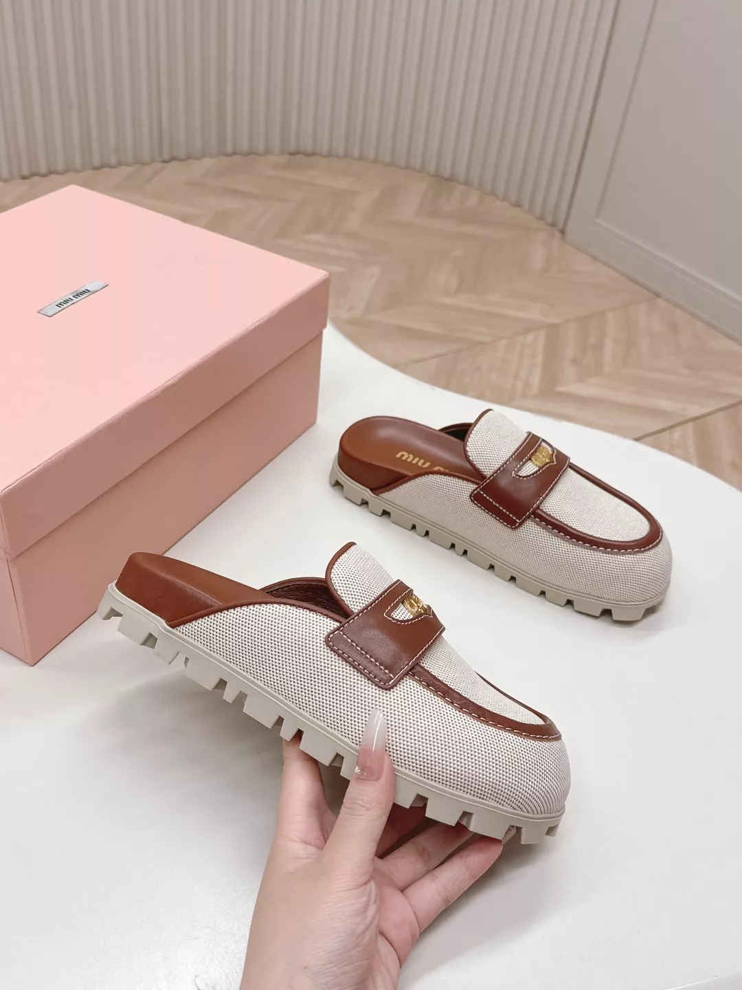 Durable 3021 MIU MIU Slippers For Women