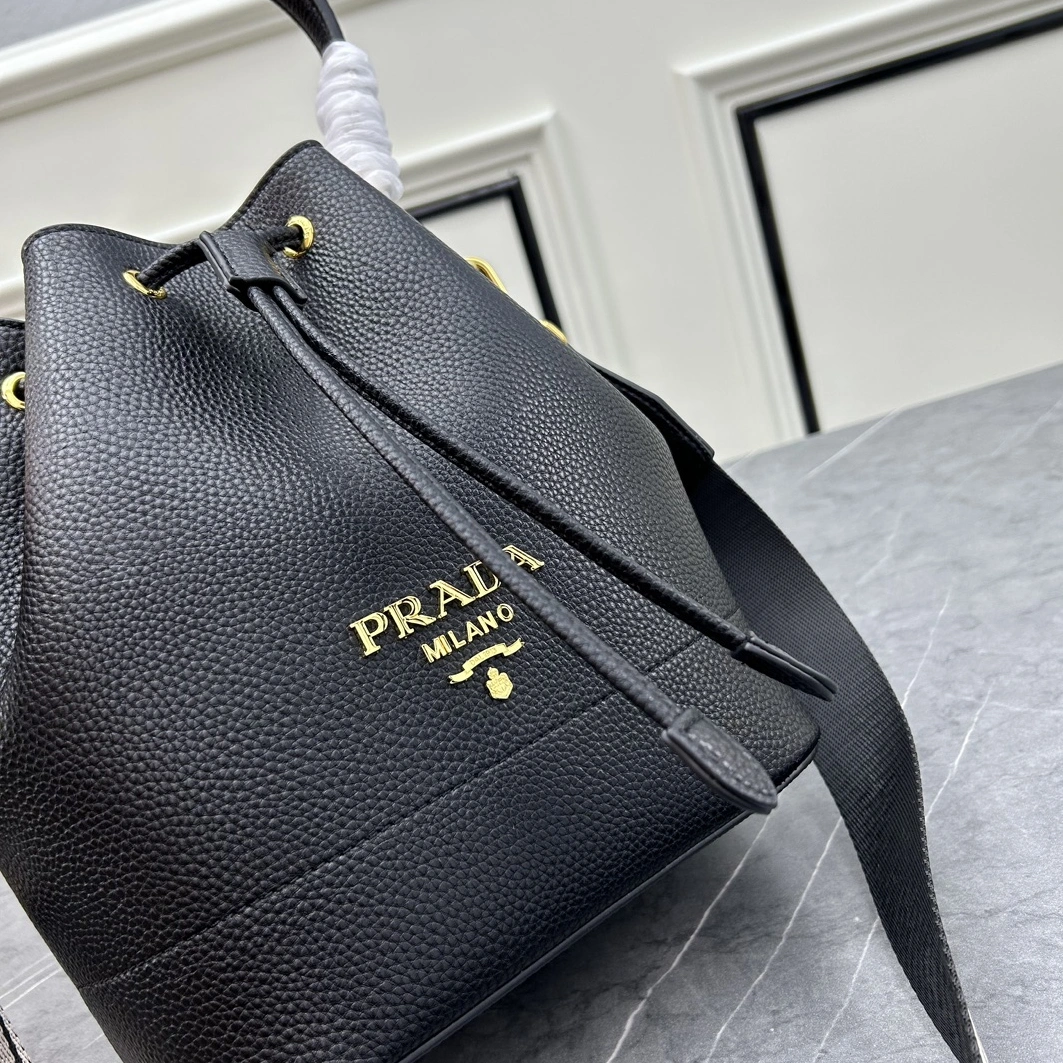 Durable 3064 Prada AAA Quality Handbags For Women