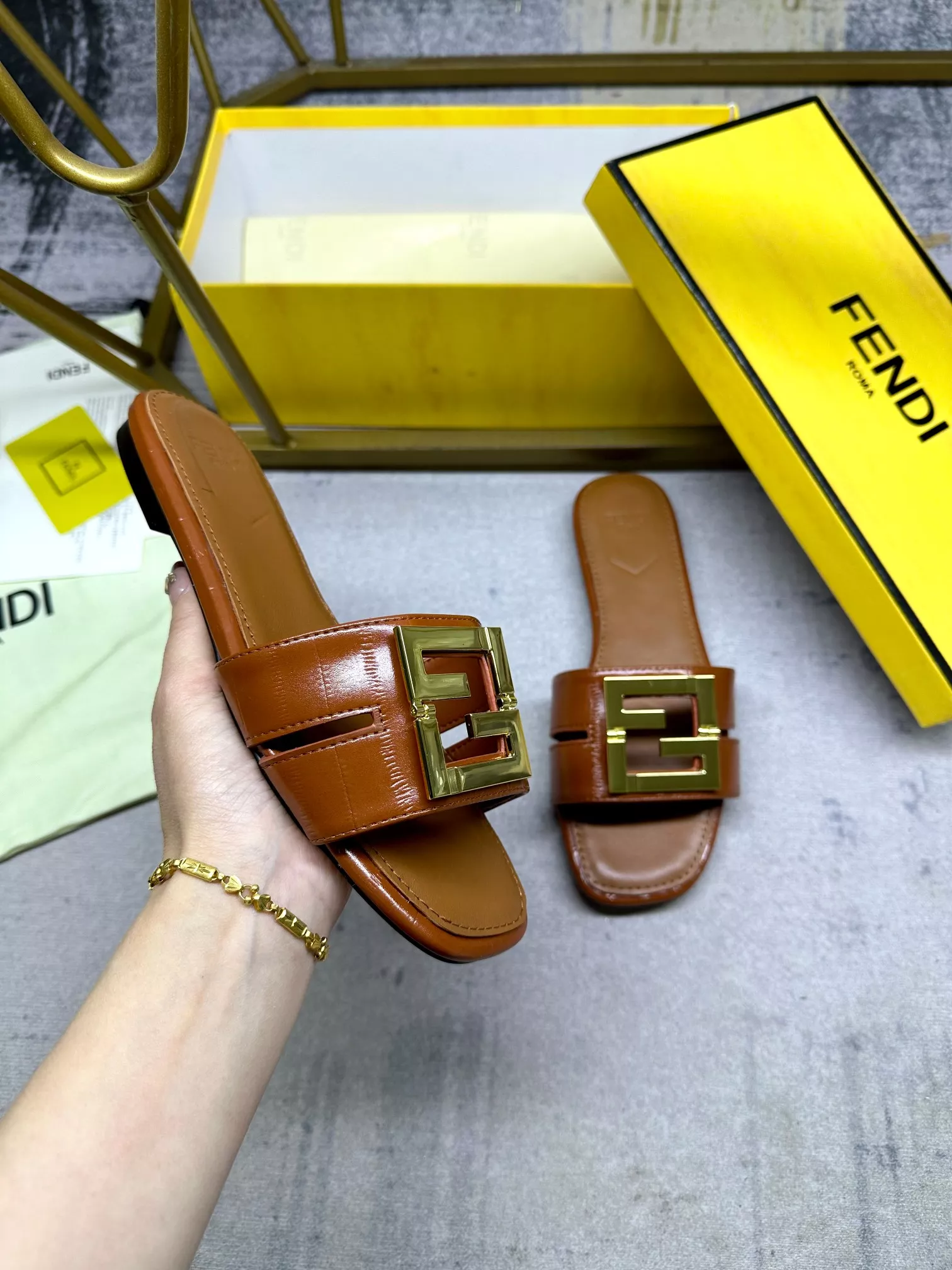 Durable 3136 Fendi Slippers For Women