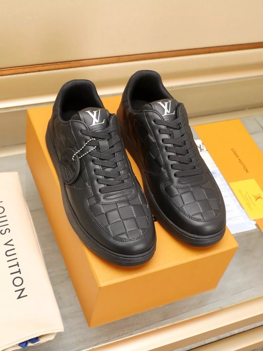 Durable 3346 Louis Vuitton Casual Shoes For Men