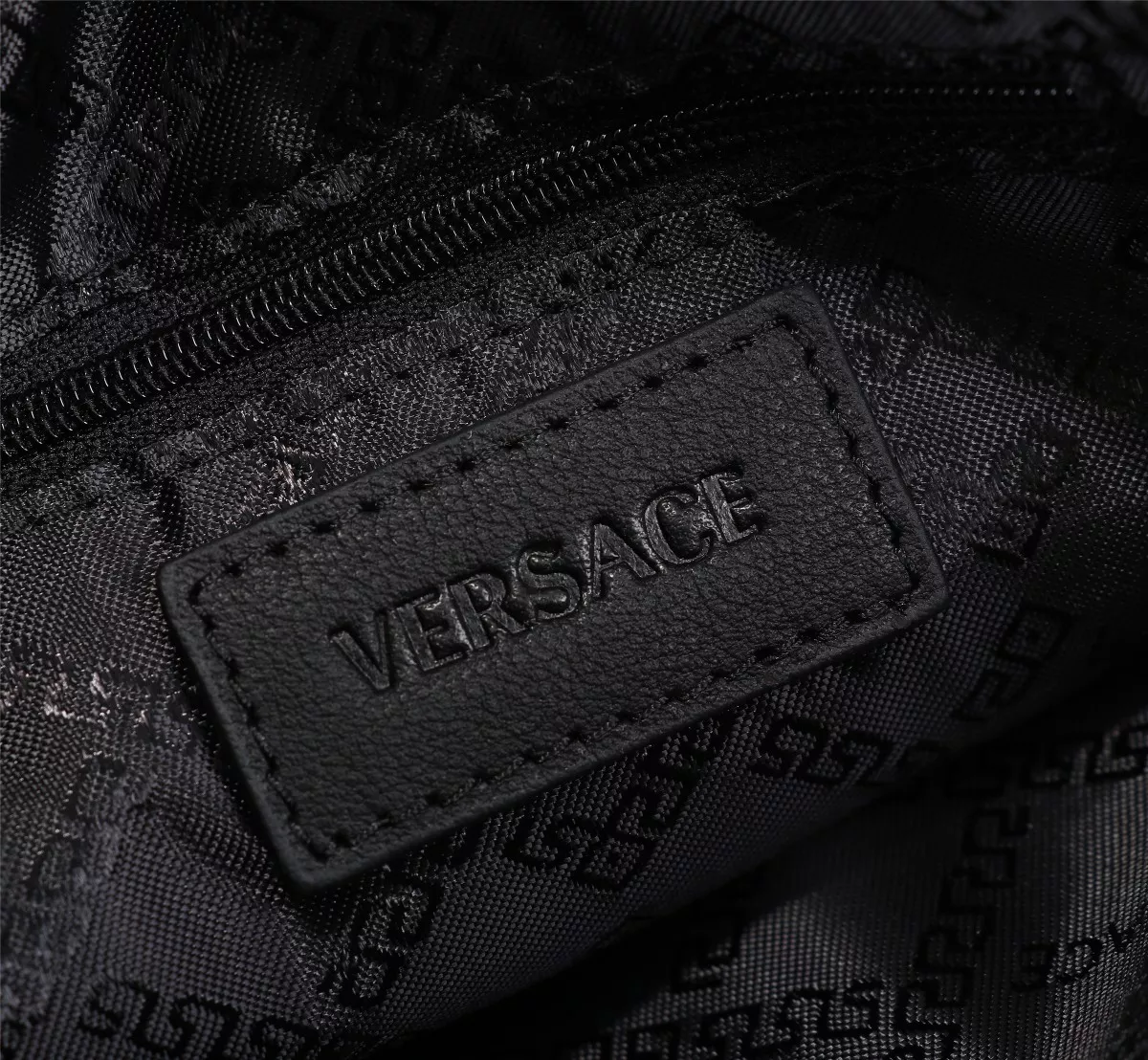 Durable 343 Versace AAA Man Messenger Bags