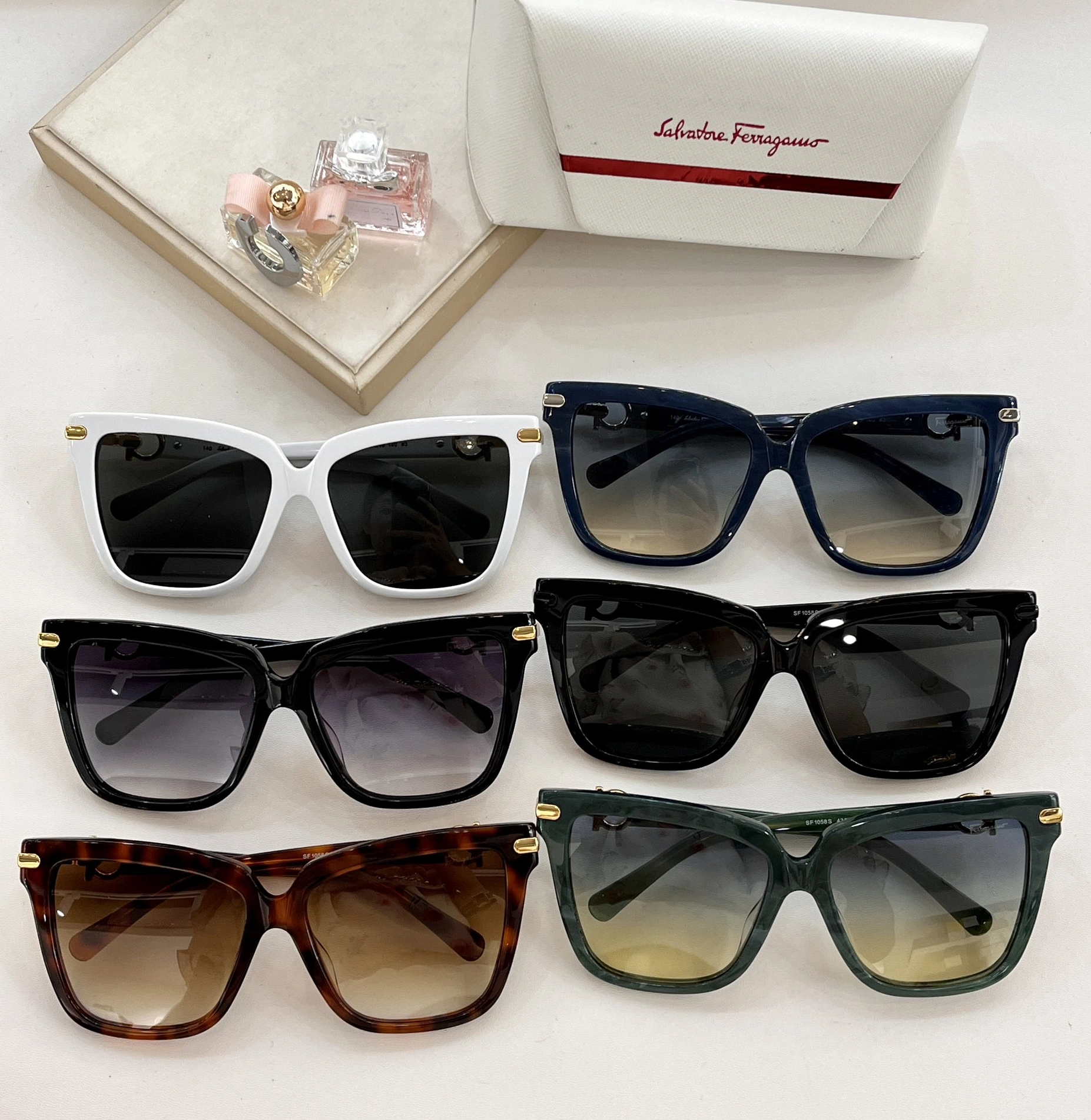 Durable 3587 Salvatore Ferragamo AAA Quality Sunglasses