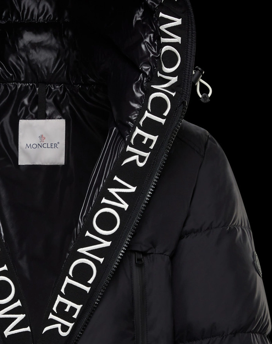 Durable 3672 Moncler Down Feather Coat Long Sleeved For Unisex