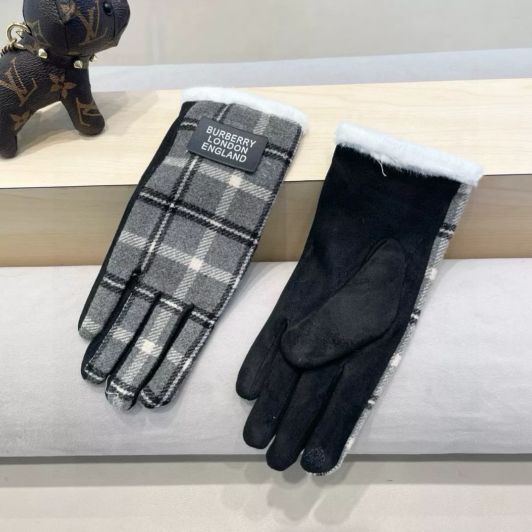 Durable 3912 Burberry Gloves