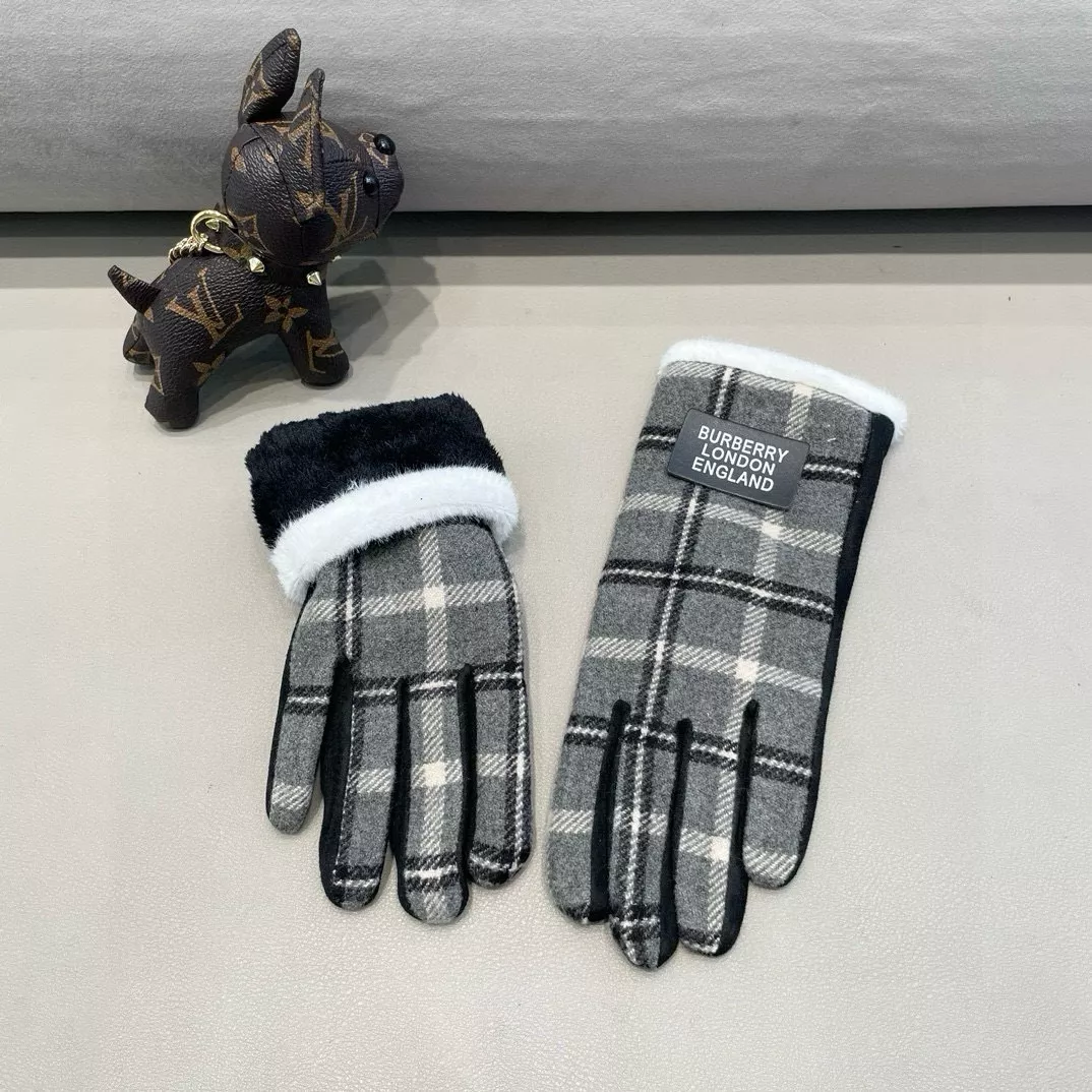 Durable 3912 Burberry Gloves