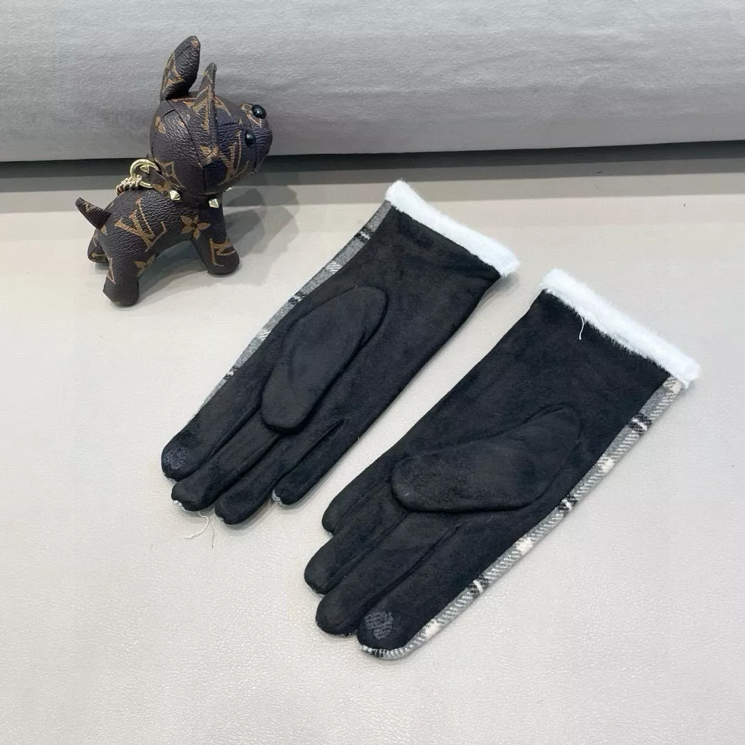 Durable 3912 Burberry Gloves