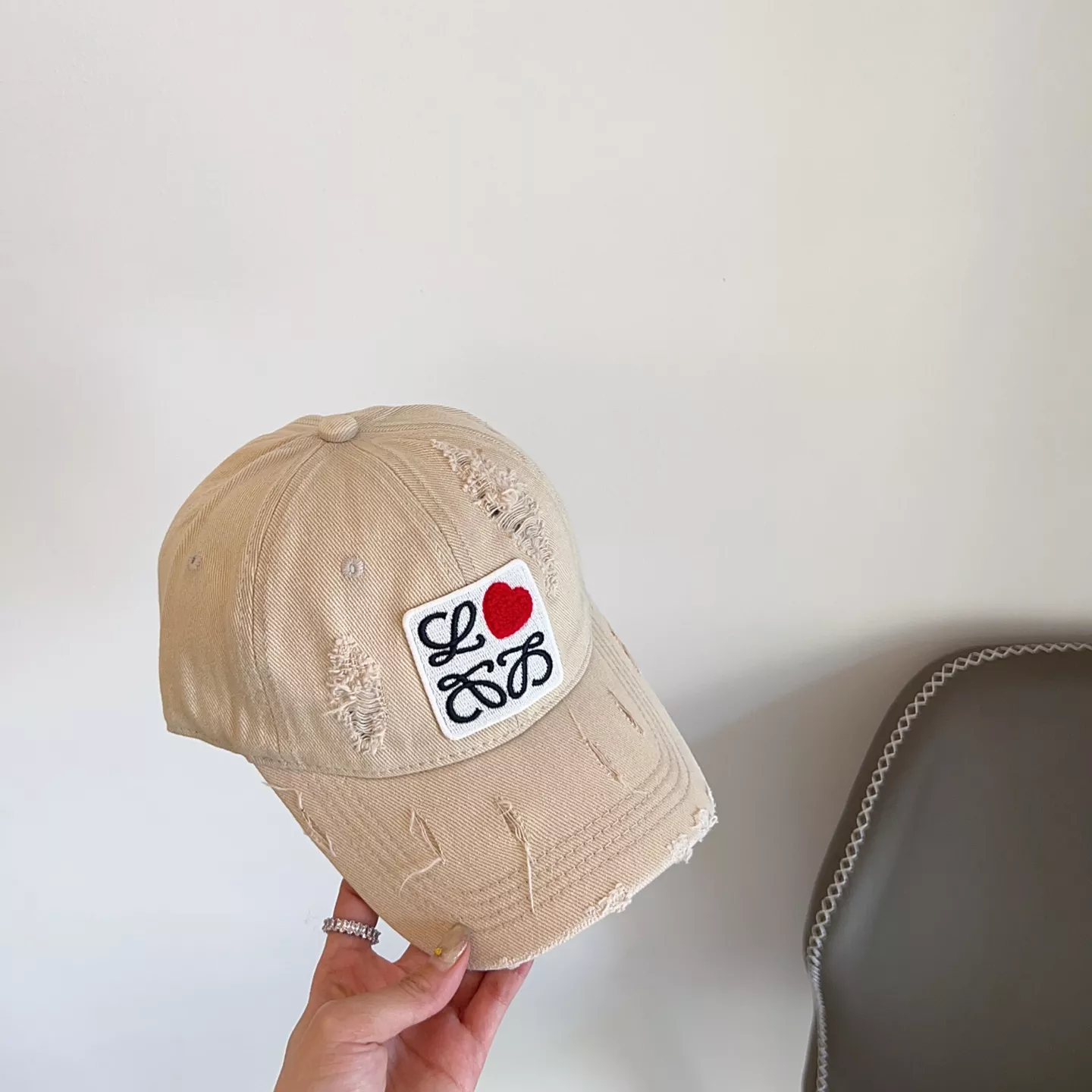Durable 3939 LOEWE Caps