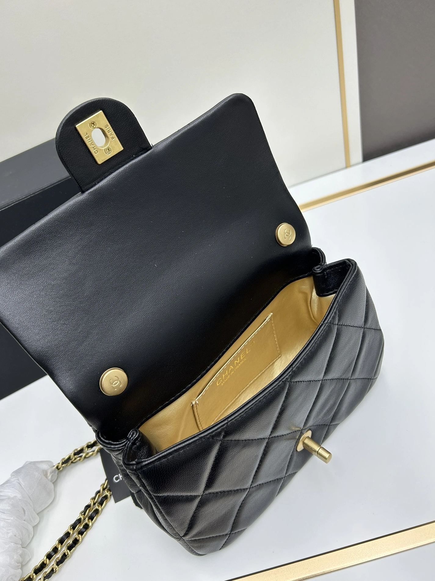 Durable 4127 Chanel AAA Quality Messenger Bags For Women