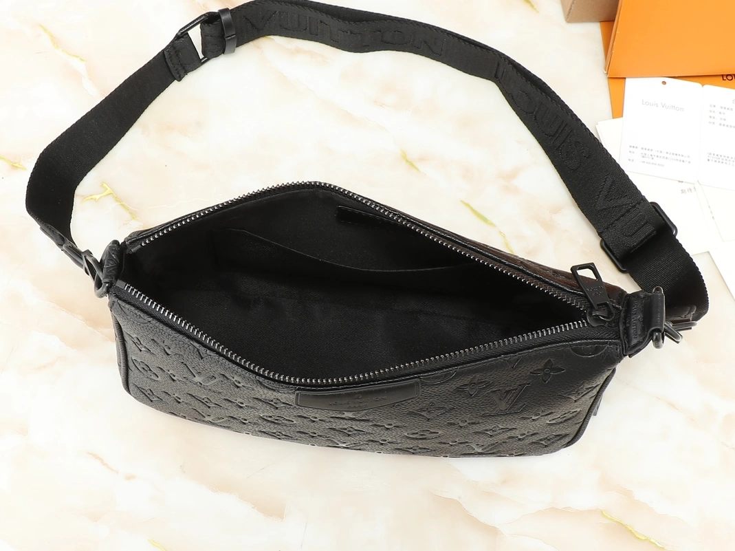 Durable 4149 Louis Vuitton AAA Quality Messenger Bags For Unisex