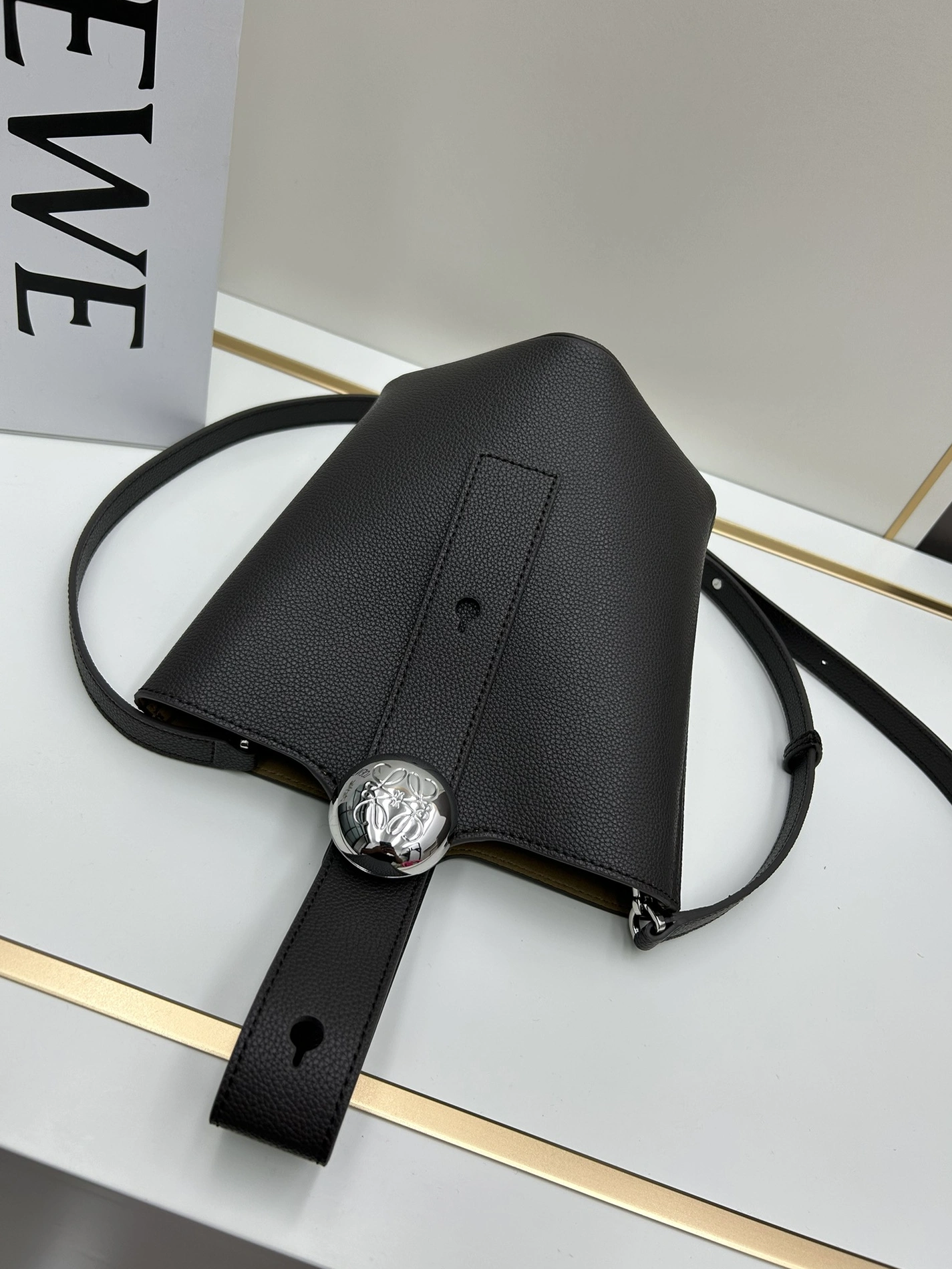 Durable 420 LOEWE AAA Quality Messenger Bags For Women