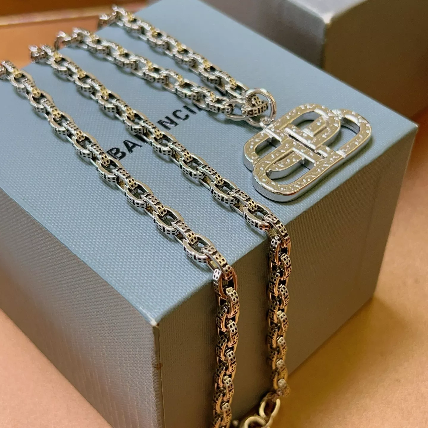 Durable 4243 Balenciaga Necklaces