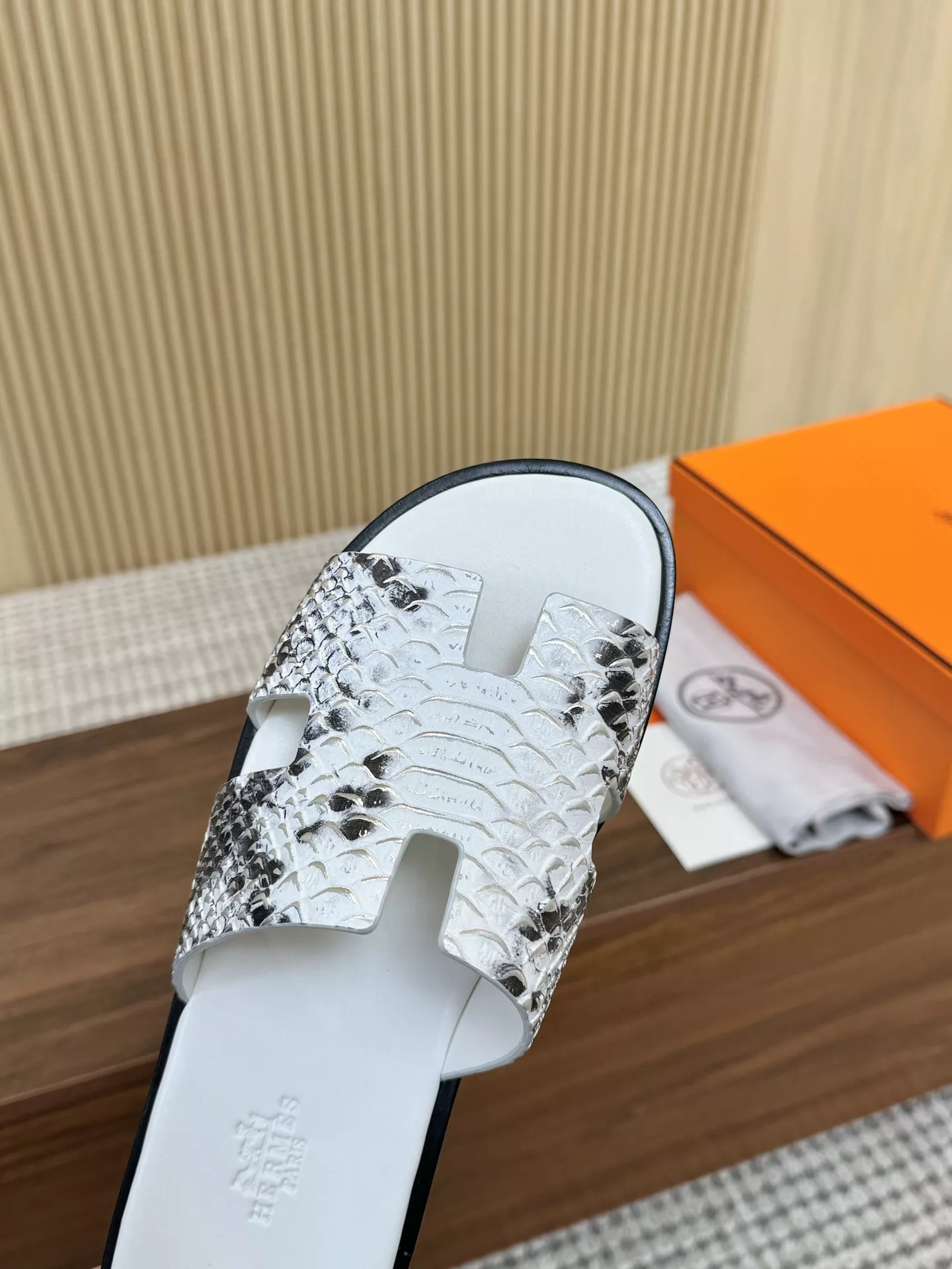 Durable 4287 Hermes Slippers For Men