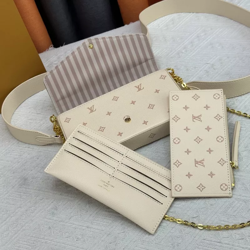 Durable 4290 Louis Vuitton AAA Quality Messenger Bags For Women