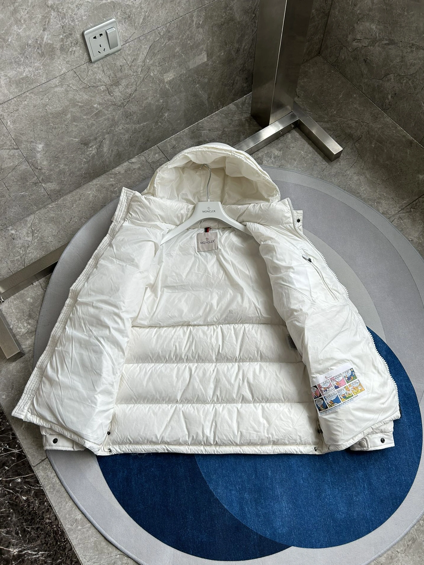 Durable 4609 Moncler Down Feather Coat Long Sleeved For Unisex