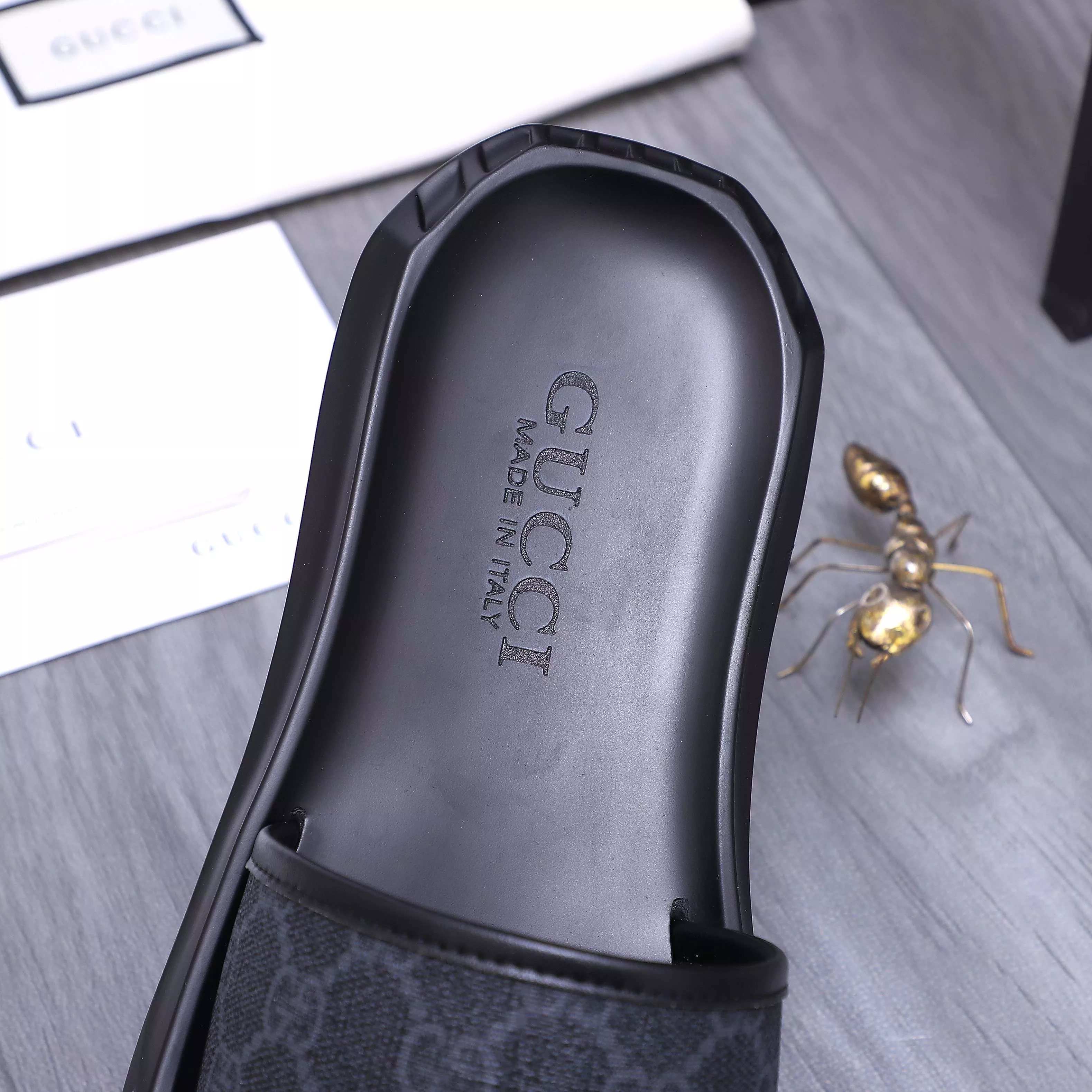 Durable 461 Gucci Slippers For Men