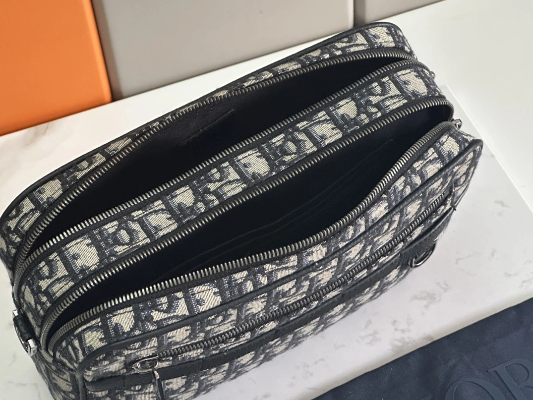 Durable 462 Christian Dior AAA Man Messenger Bags