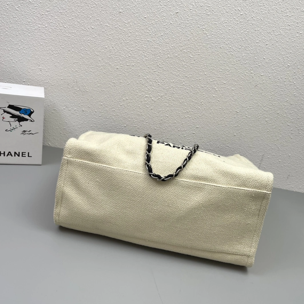 Durable 4697 Chanel AAA Quality Handbags For Women