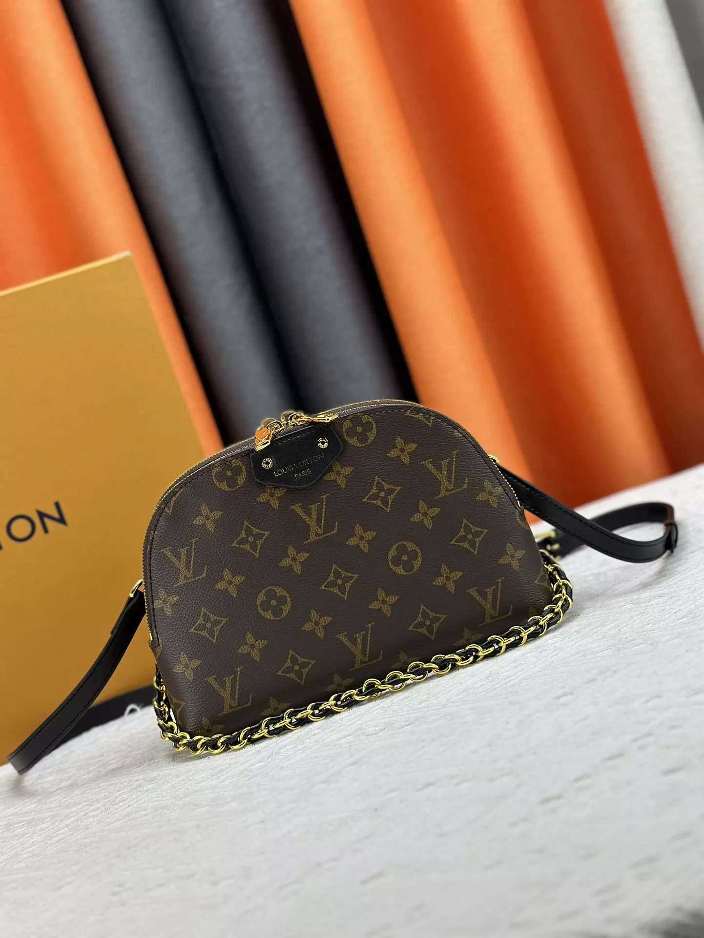 Durable 4771 Louis Vuitton AAA Quality Messenger Bags For Women