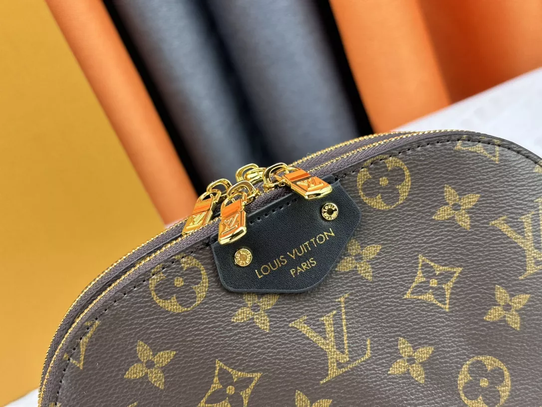 Durable 4771 Louis Vuitton AAA Quality Messenger Bags For Women