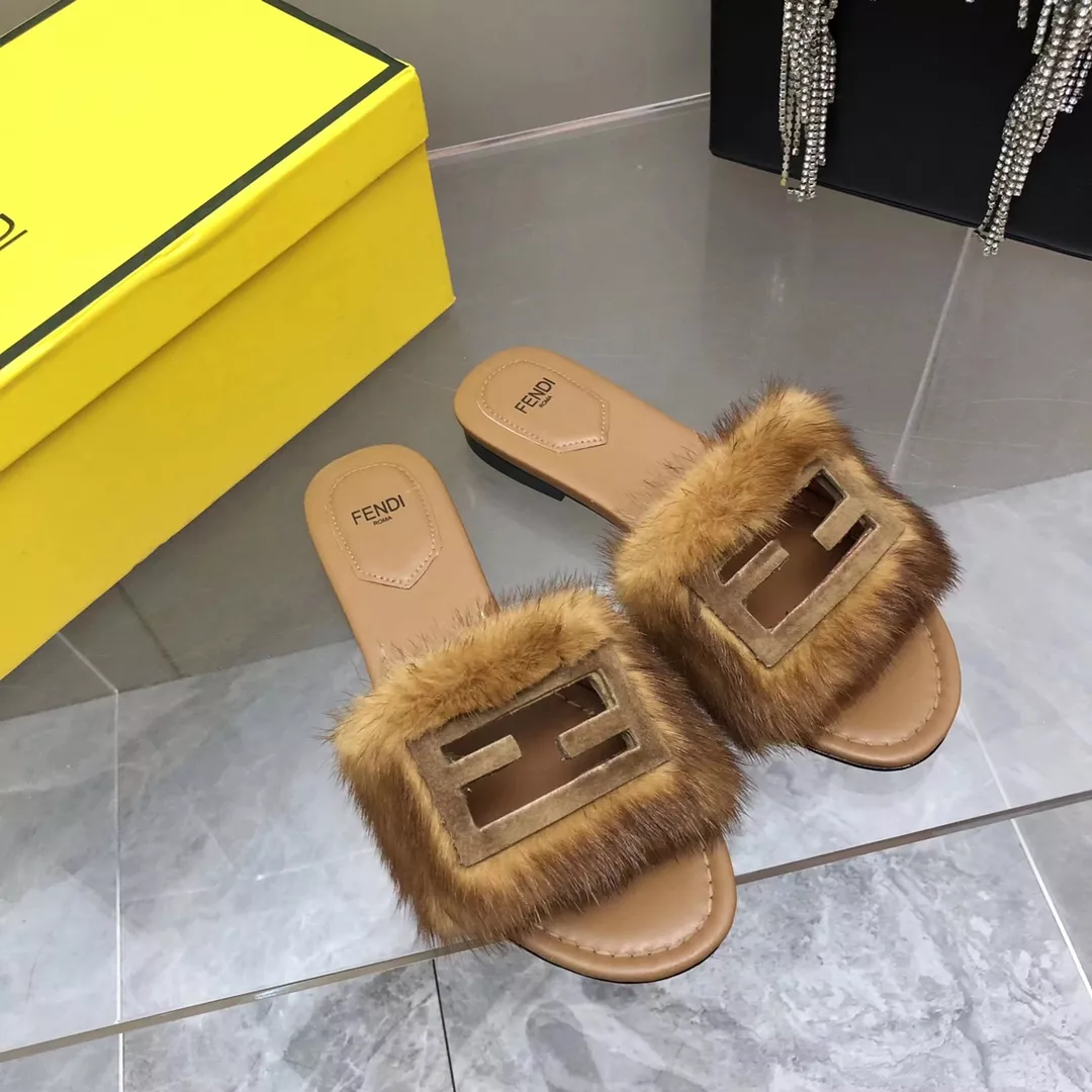 Durable 484 Fendi Slippers For Women