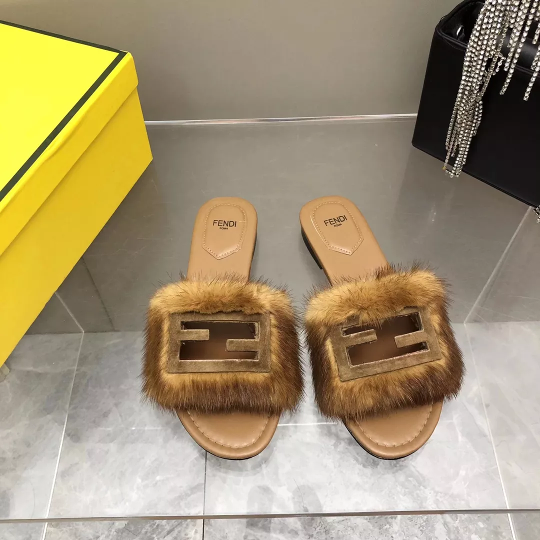Durable 484 Fendi Slippers For Women